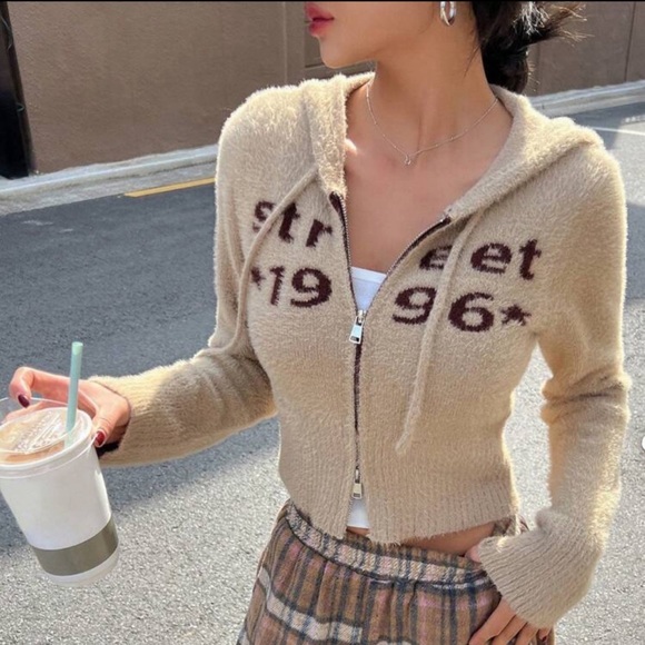 Sweater - Picture 2 of 4